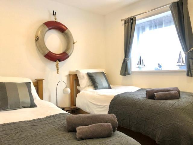 Seaview, Luxury Apartment, 2 Min Walk To Porth Beach New Quay Exterior foto