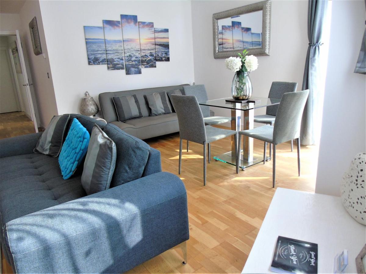 Seaview, Luxury Apartment, 2 Min Walk To Porth Beach New Quay Exterior foto