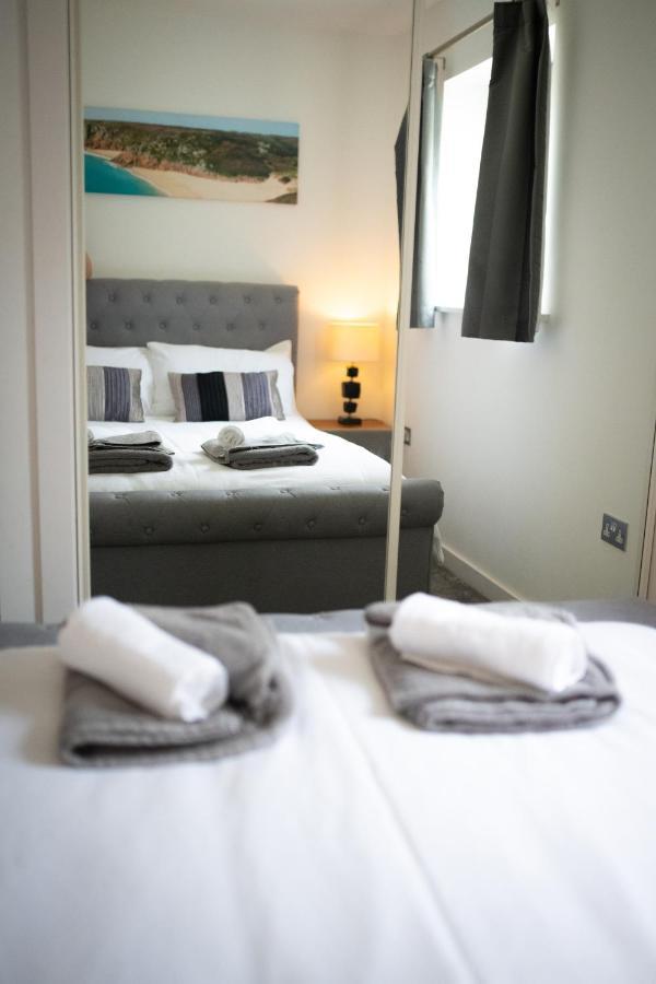 Seaview, Luxury Apartment, 2 Min Walk To Porth Beach New Quay Exterior foto